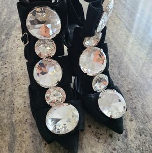 Jeffrey campbell black heels wit big crystals